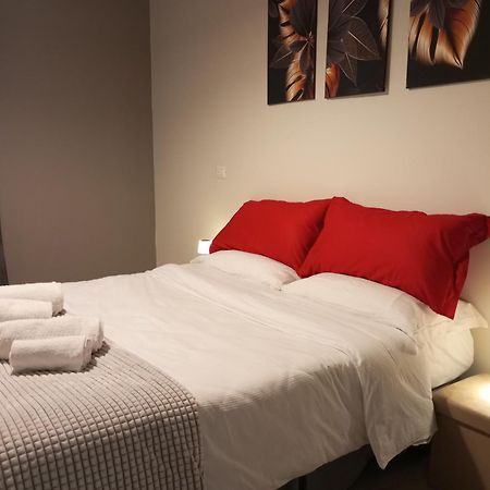 Апартаменты Sleep & Fly Bgy Airport-Station-Center Бергамо Экстерьер фото