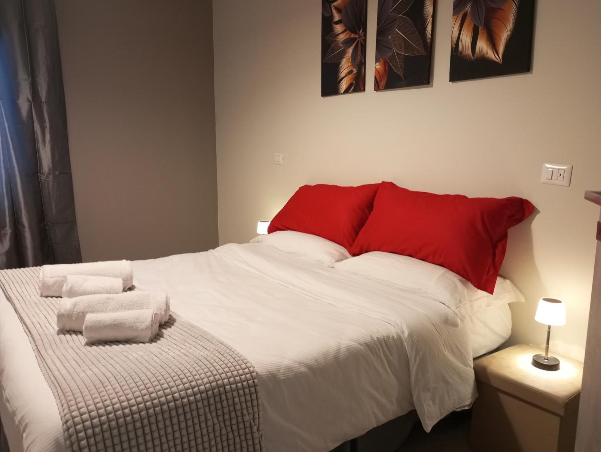 Апартаменты Sleep & Fly Bgy Airport-Station-Center Бергамо Экстерьер фото
